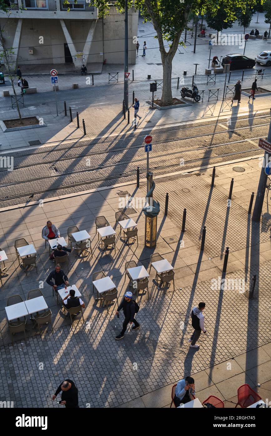 Alfresco cafes terraces hi-res stock photography and images - Alamy