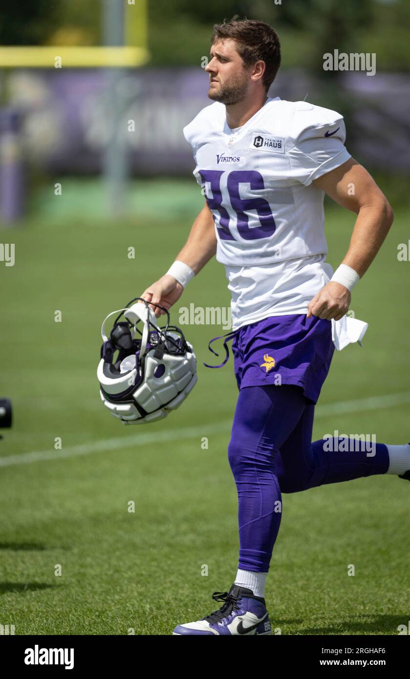 Minnesota Vikings tight end Johnny Mundt (86) in action against