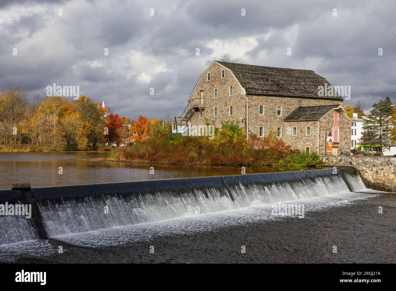 Hunterdon Art Museum in the historic Dunham's Mill on the South Branch Raritan River, Clinton, New Jersey Stock Photo