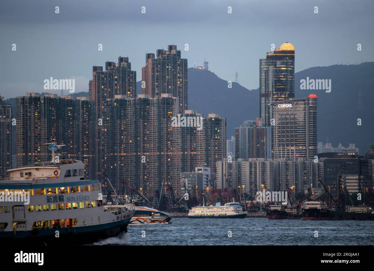 Hong kong harbour kowloon hong kong office buildings hi-res stock ...