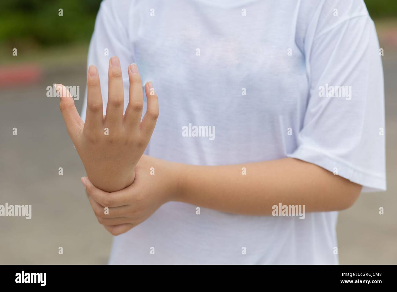 Wrist pain, wrist pain, weakness Stock Photo Alamy