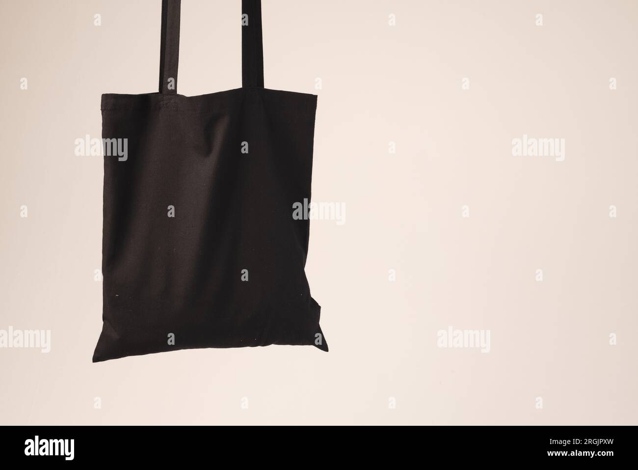 Black canvas hi-res stock photography and images - Alamy