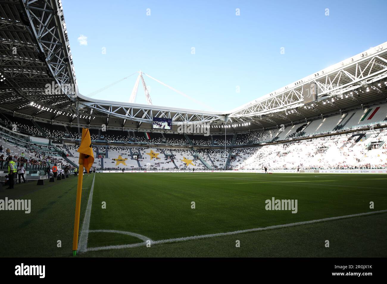 Turin, Italy. 09th Aug, 2023. Manuel Locatelli of Juventus during the  pre-season test match between Juventus Fc and Juventus NextGen U23 on 09  August 2023 at Juventus Stadium, Turin, taly. Photo Nderim
