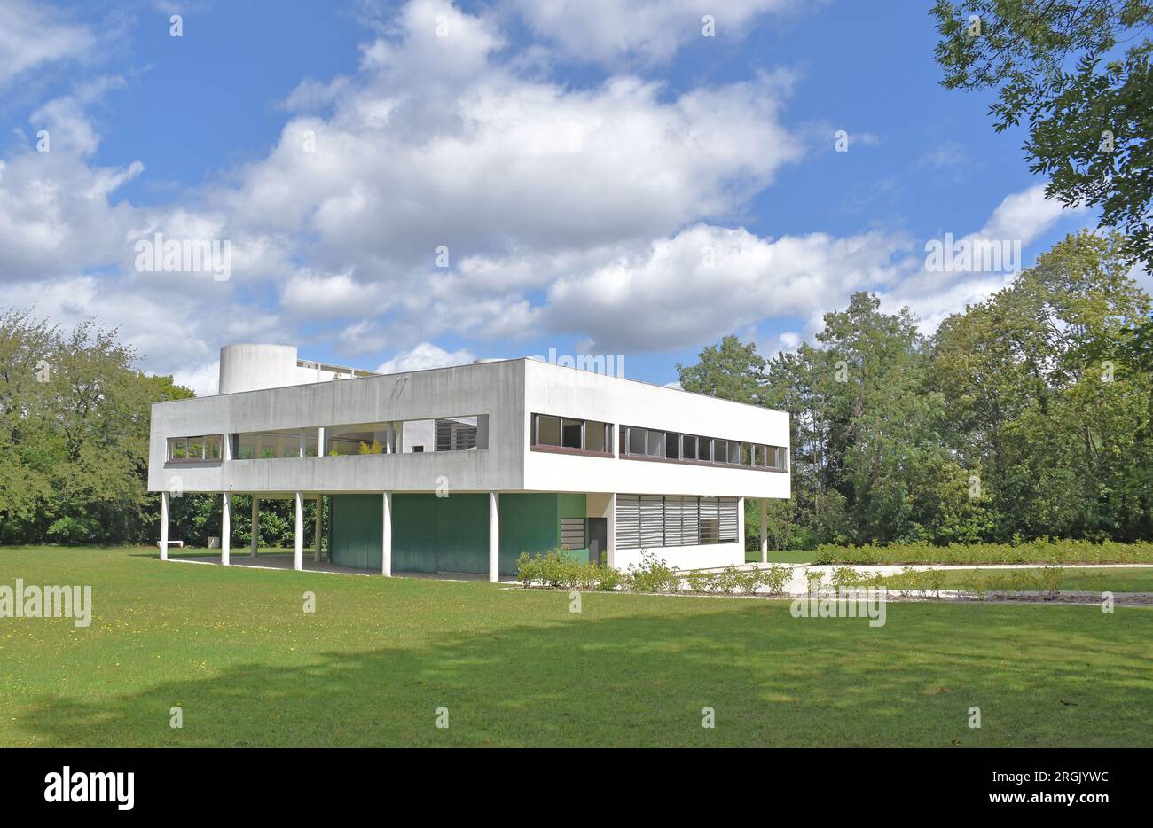 Villa Savoye, a masterpiece of the Modern Movement, architect Le Corbusier, built 1922-31, Purist style, external view Stock Photo