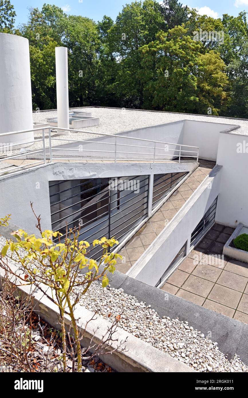 Villa Savoye, a masterpiece of the Modern Movement, architect Le Corbusier, built 1922-31, Purist style, ramp from garden to solarium Stock Photo