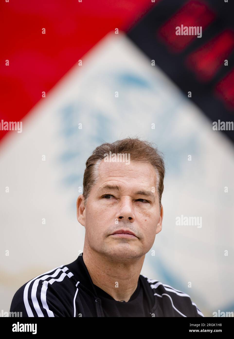 AMSTERDAM - Street artist Shepard Fairey during the unveiling of his new  mural on the side wall of the STRAAT Museum. The American artist is best  known for his famous HOPE poster of Barack Obama. ANP SEM VAN DER WAL  netherlands out - belgium ..., image size:962x1390