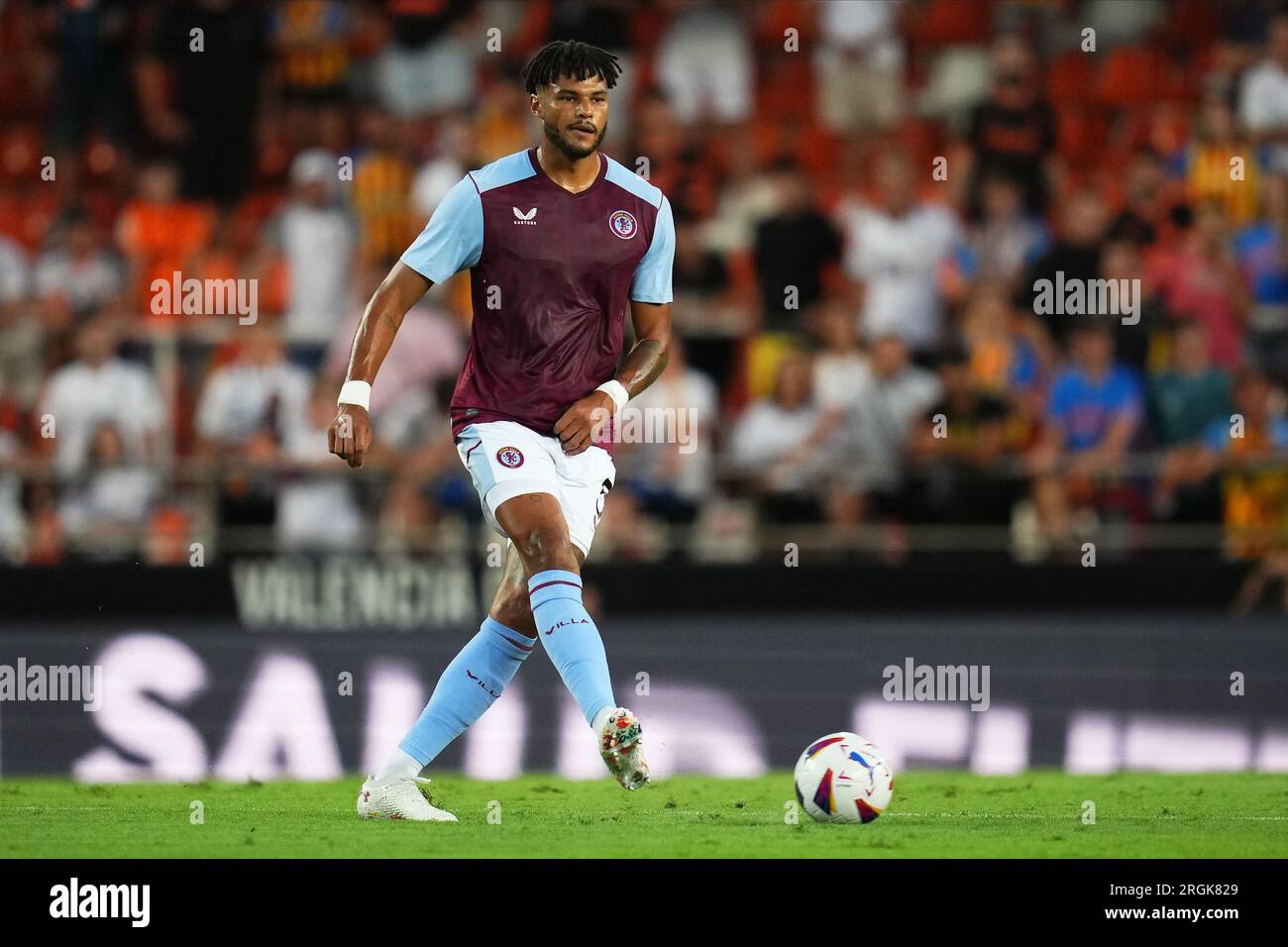 Barcelona, Spain. 08th Aug, 2023. Tyrone Mings of Aston Villa during the Pre-season friendly, Joan Gamper Trophy match between FC Barcelona and Tottenham Hotspur played at Luis Companys Stadium on August 8, 2023 in Barcelona, Spain. (Photo by Sergio Ruiz/PRESSINPHOTO) Credit: PRESSINPHOTO SPORTS AGENCY/Alamy Live News Stock Photo