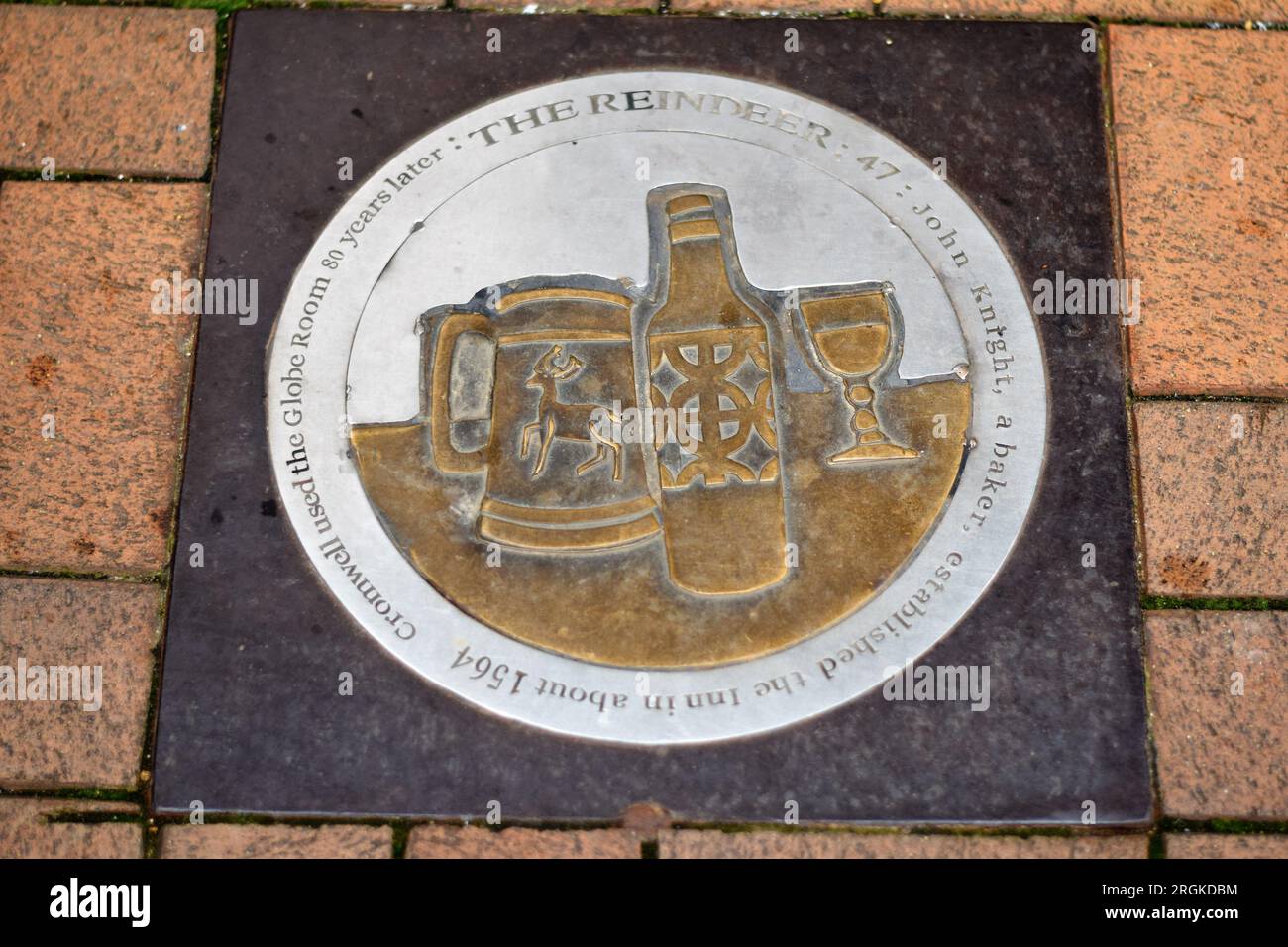 Bronze and steel inlay on Parson's Street, Banbury - marking the history of Ye Olde Reine Deer Inn, Banbury Stock Photo