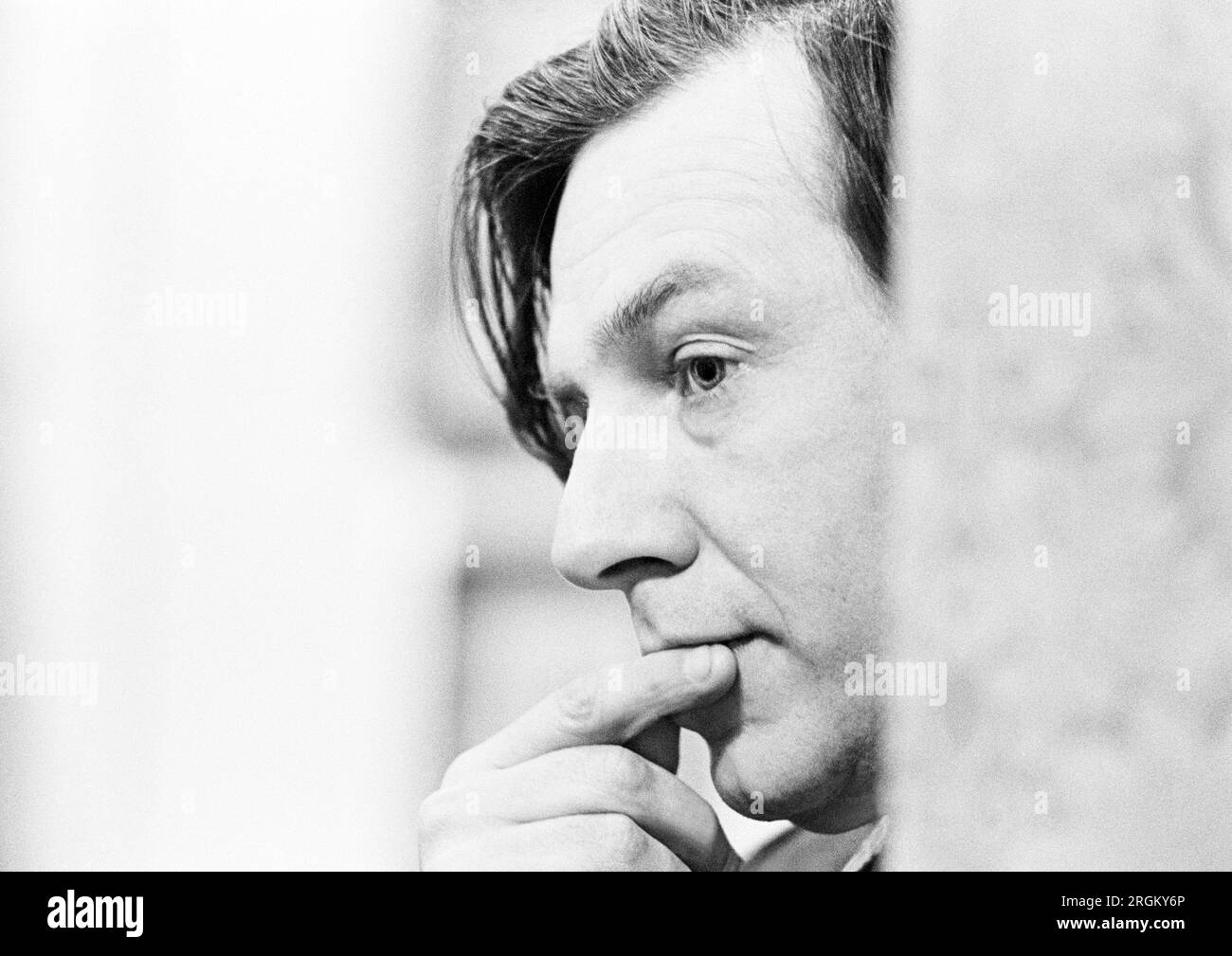 director Patrick Garland during a break in filming of the 1973 Hillard Elkins production of Ibsen’s A DOLL’S HOUSE at Elstree Studios, Hertfordshire, England. Stock Photo