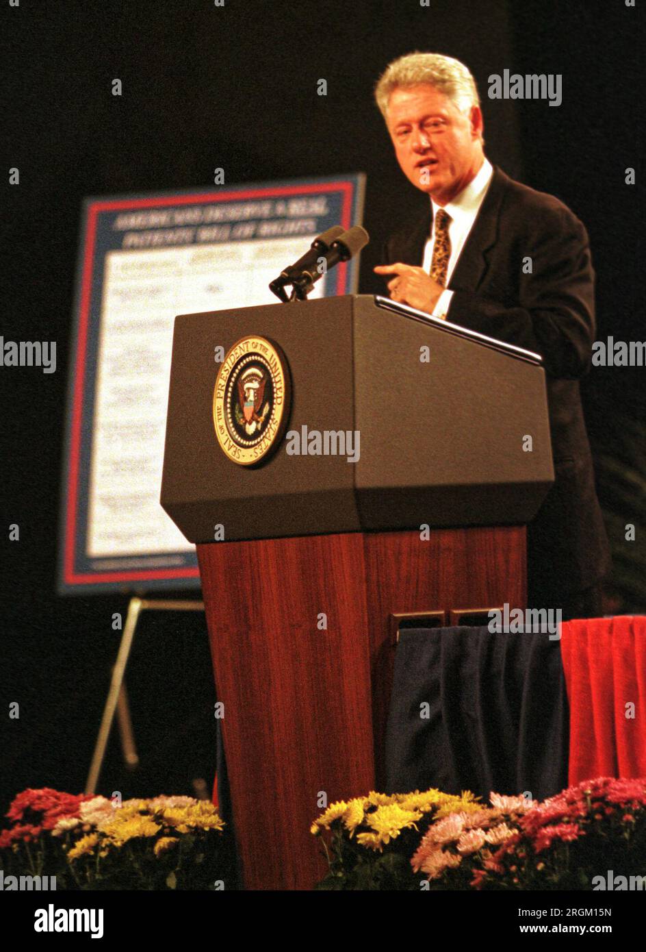 President Bill Clinton promotes his proposed 'patients' bill of rights' legislation during a visit to Kentucky on Monday, Aug. 10, 1998 at the Commonwealth Convention Center in Louisville, Jefferson County, KY, USA. Clinton attended a fundraiser luncheon for Democratic congressional candidate Scotty Baesler later in the day. (Apex MediaWire Photo by Billy Suratt) Stock Photo