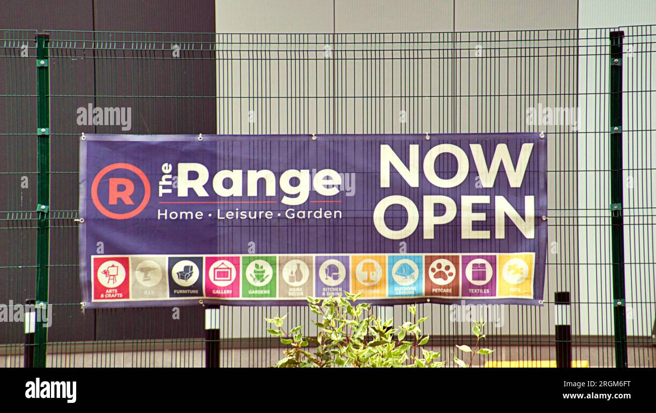 Glasgow, Scotland, UK. 10th August, 2023.Large police presence at the