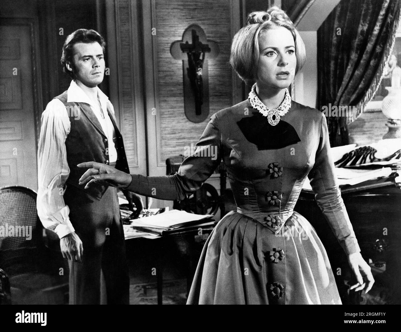 Dirk Bogarde, Genevieve Paige, on-set of the Film, 'Song Without End', Columbia Pictures, 1960 Stock Photo