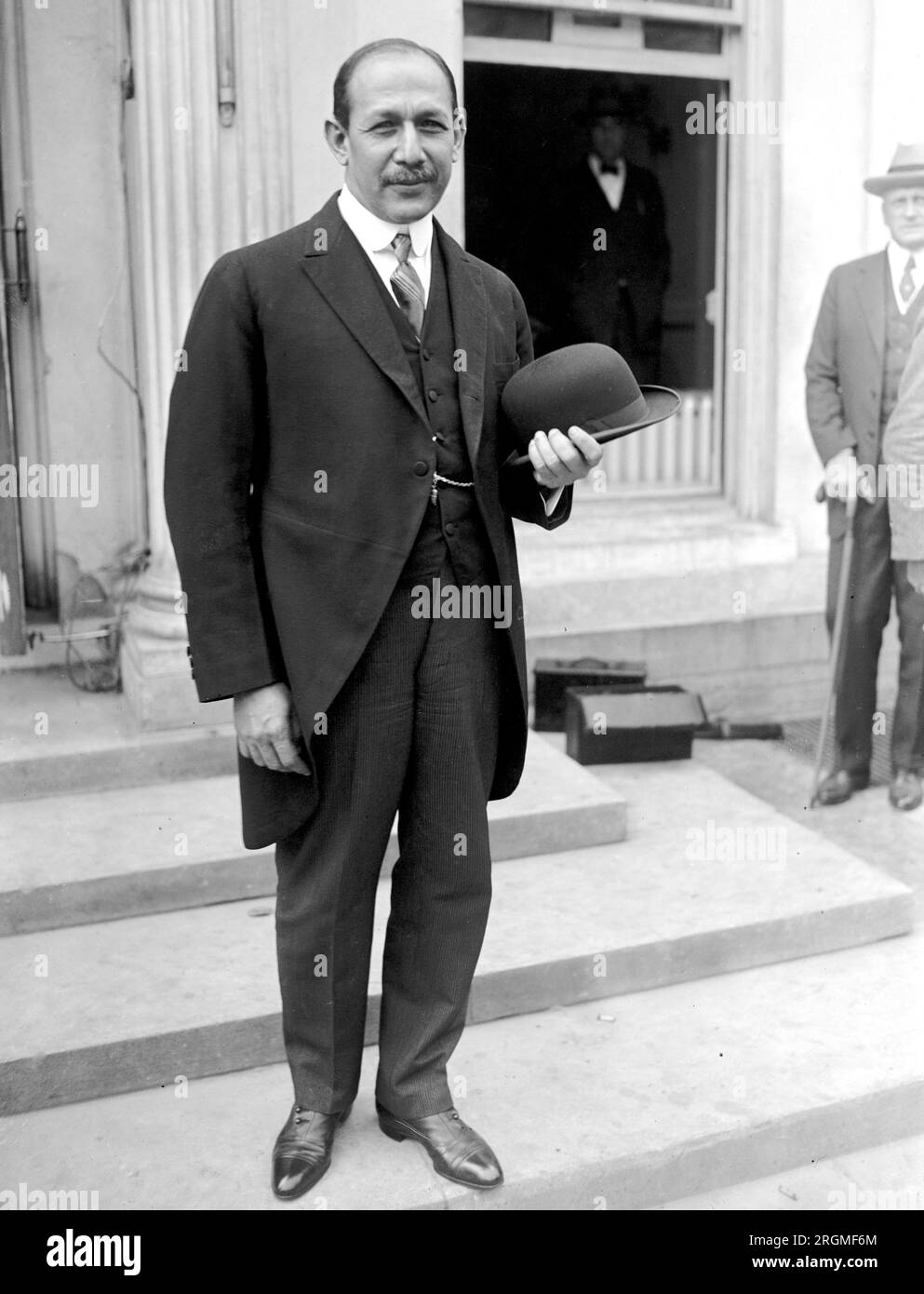 https://c8.alamy.com/comp/2RGMF6M/senor-don-emiliano-chamorro-ca-1923-2RGMF6M.jpg