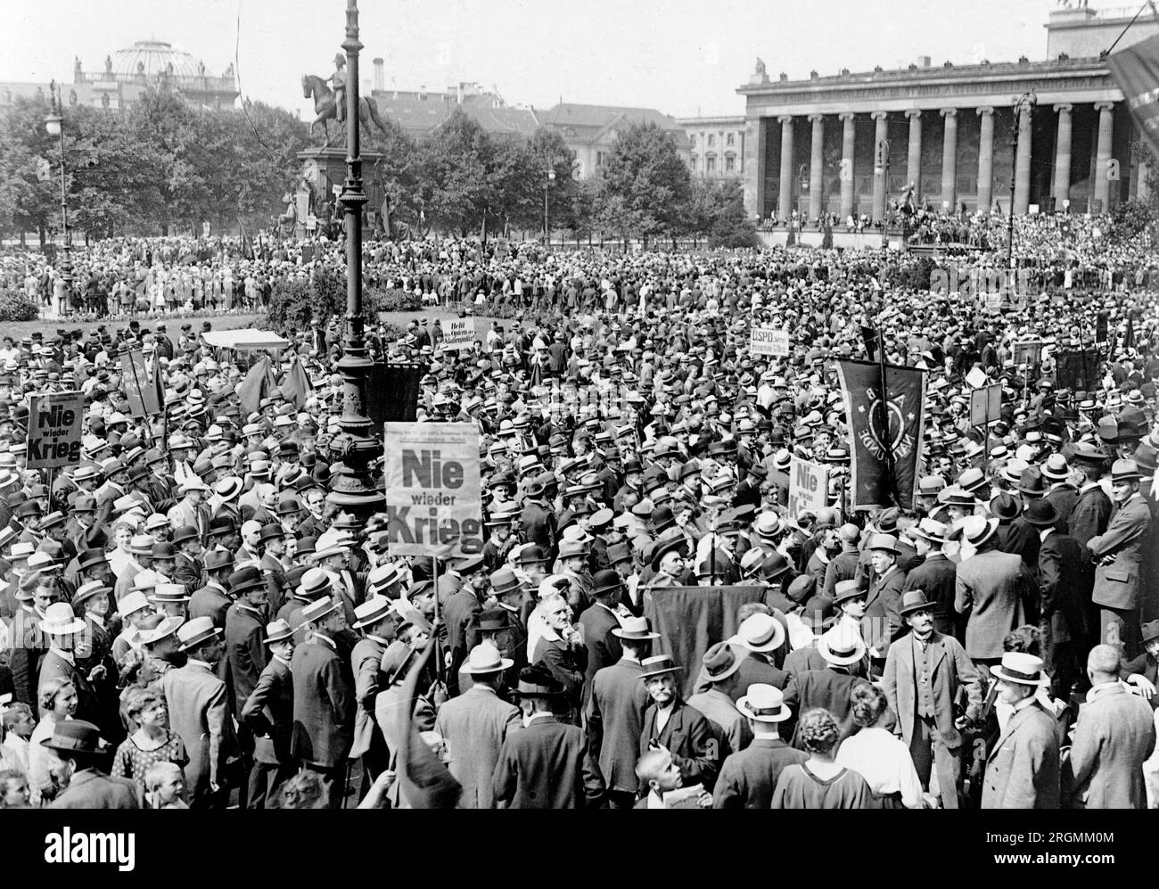 No More War demonstration in Germany ca. 1922 Stock Photo