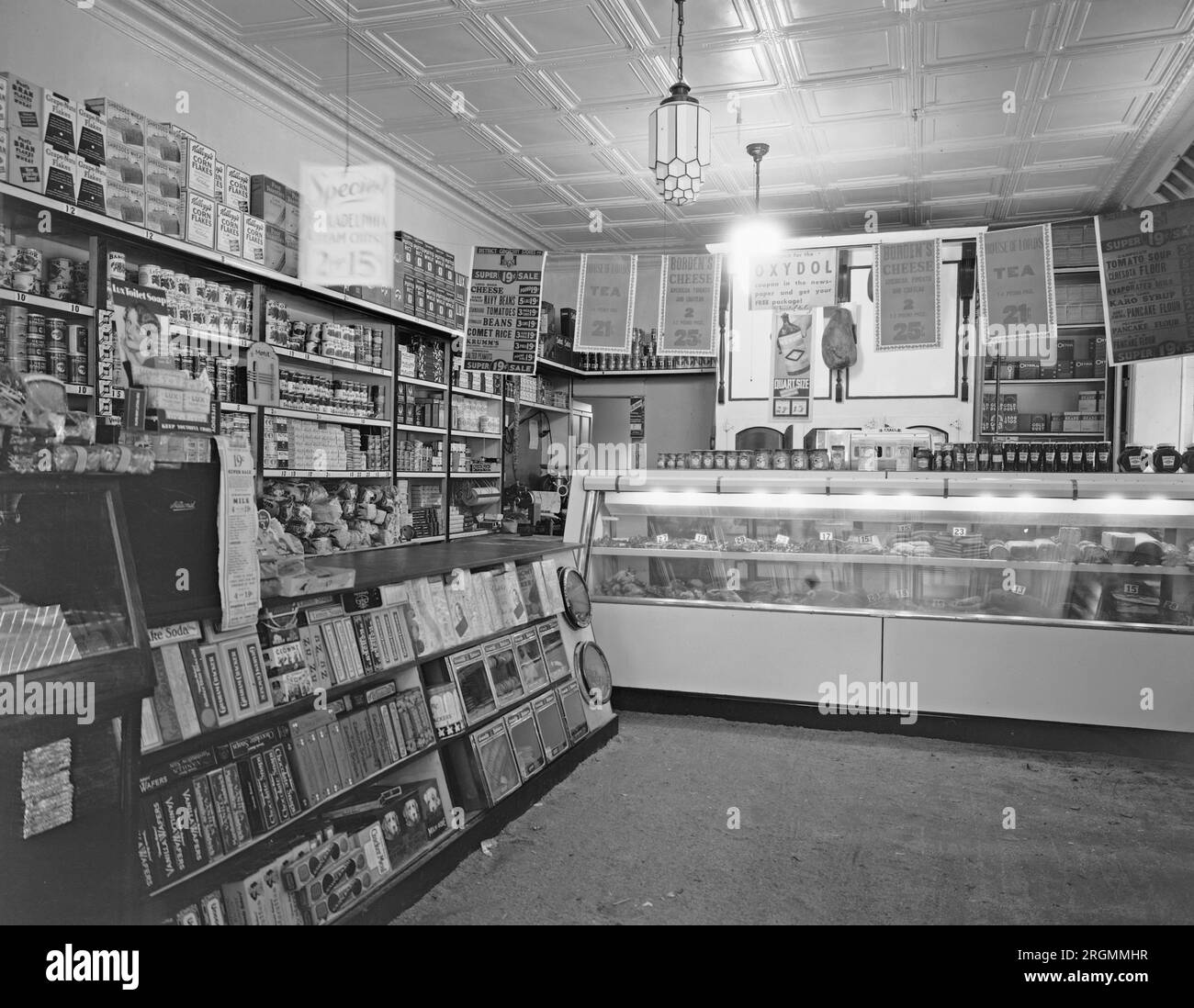 Interior of D.G.S. Store. [.] St., N.W., Washington D.C. ca. 1910s Stock Photo