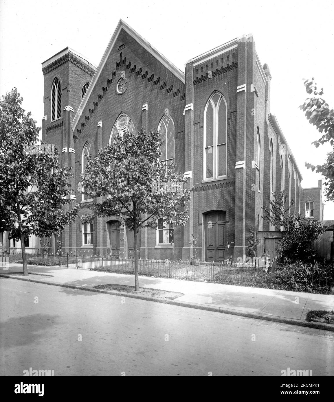 Metropolitan baptist church Black and White Stock Photos & Images - Alamy