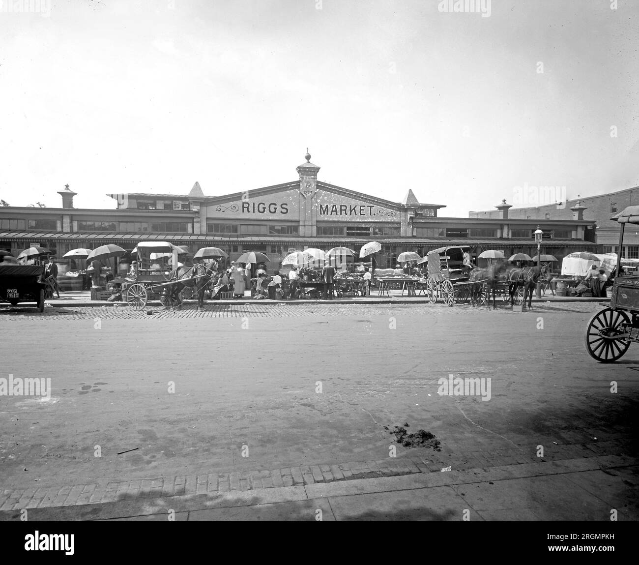 Horse and buggies hi-res stock photography and images - Alamy