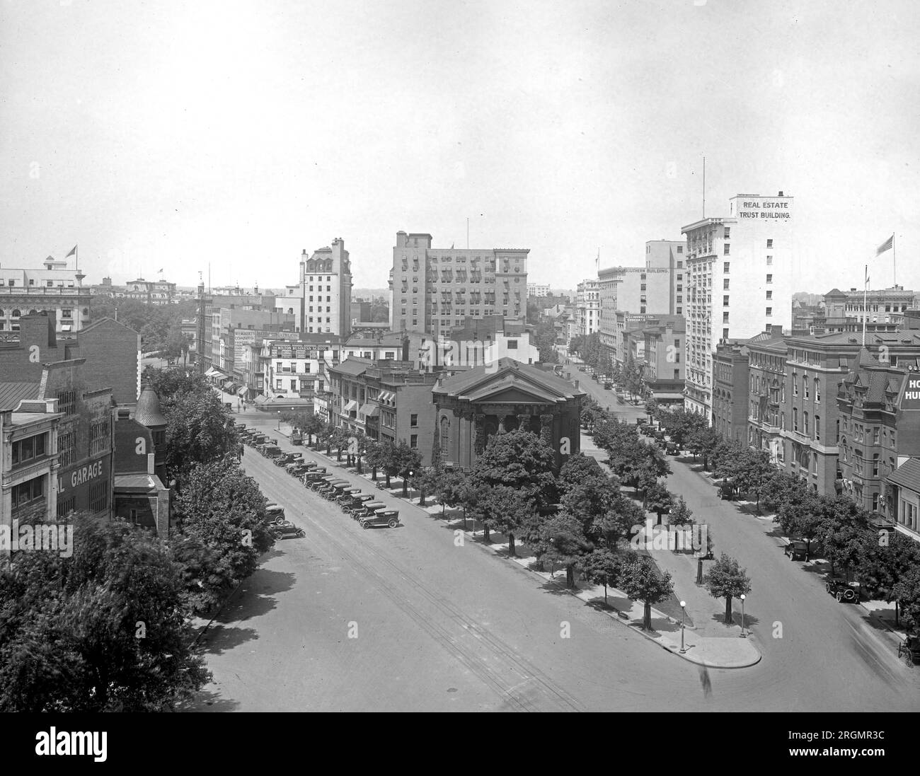 Street scene in Washington D.C., New York Avenue & H Street, seen from ...