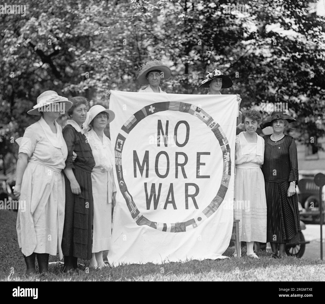 Members of the National League for Limitations of Armament with a 'No More War' banner ca. 1922 Stock Photo