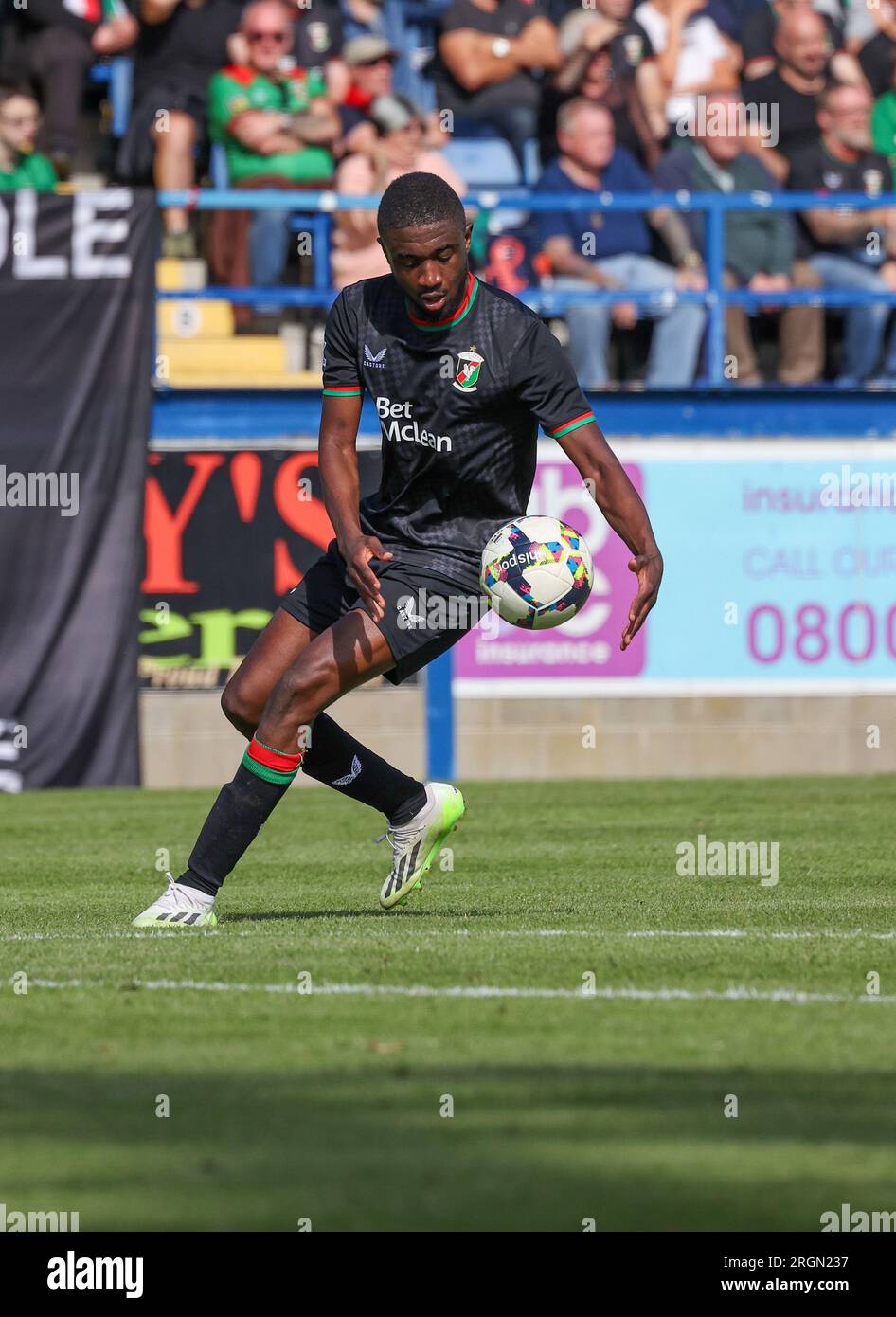 Mourneview Park, Lurgan, County Armagh, Northern Ireland, UK. 05 Aug 2023. Sports Direct Premiership – Glenavon 0 Glentoran 1, Premiership season opener. Irish League football player, Glentoran footballer Junior Ogedi-Uzokwe Stock Photo