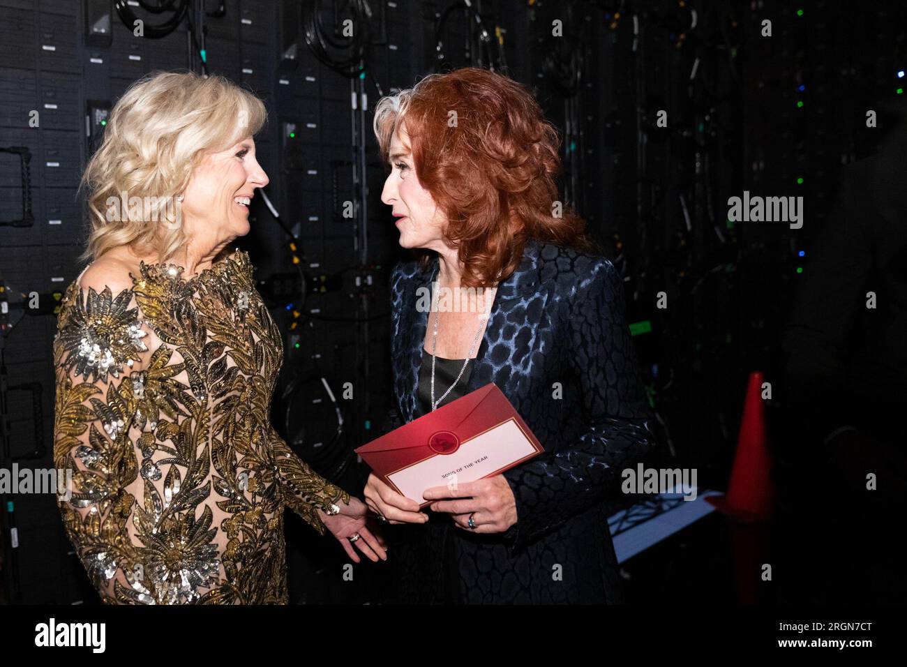 Reportage: First Lady Jill Biden talks to Bonnie Raitt after presenting her with the award for Song of the Year at the Grammy Awards, Sunday, February 5, 2023, at the Crypto.com Arena in Los Angeles. Stock Photo