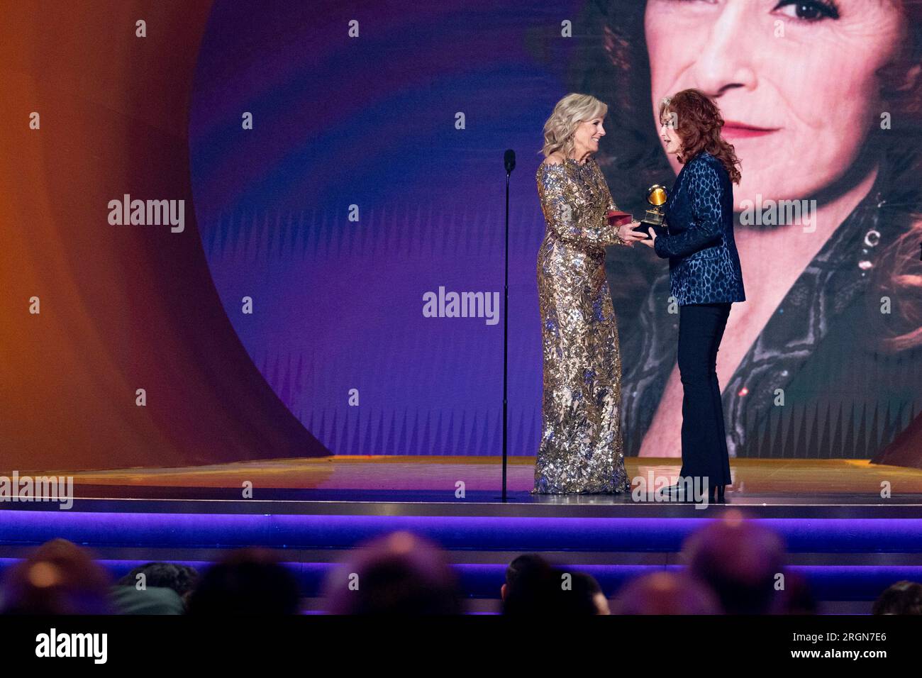 Reportage: First Lady Jill Biden presents Song of the Year to Bonnie Raitt at the Grammy Awards, Sunday, February 5, 2023, at the Crypto.com Arena in Los Angeles. Stock Photo