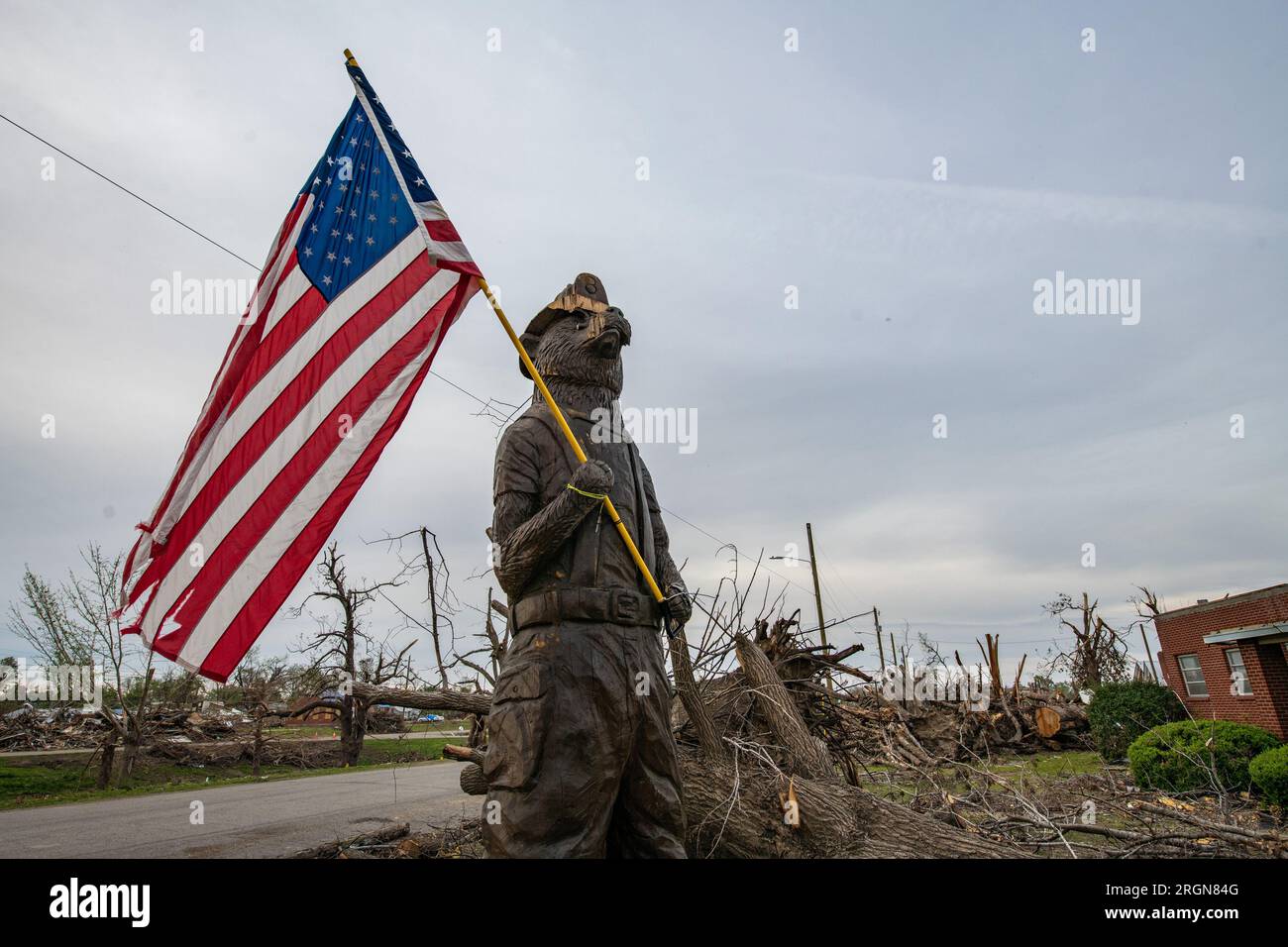 Reportage USDA visit to survey EF4 tornado disaster area in Rolling