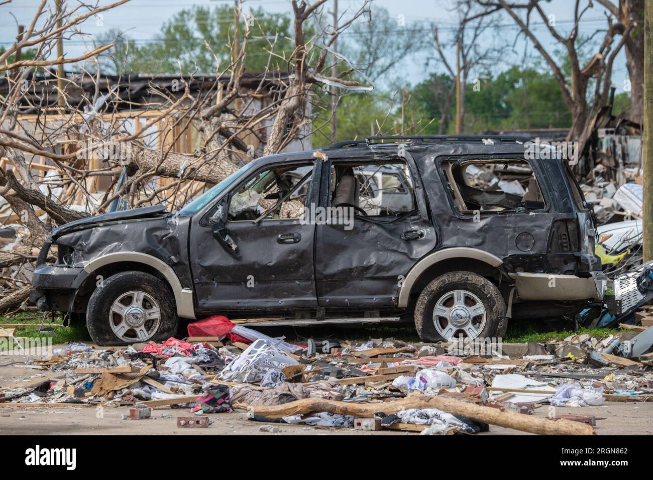 Reportage USDA visit to survey EF4 tornado disaster area in Rolling