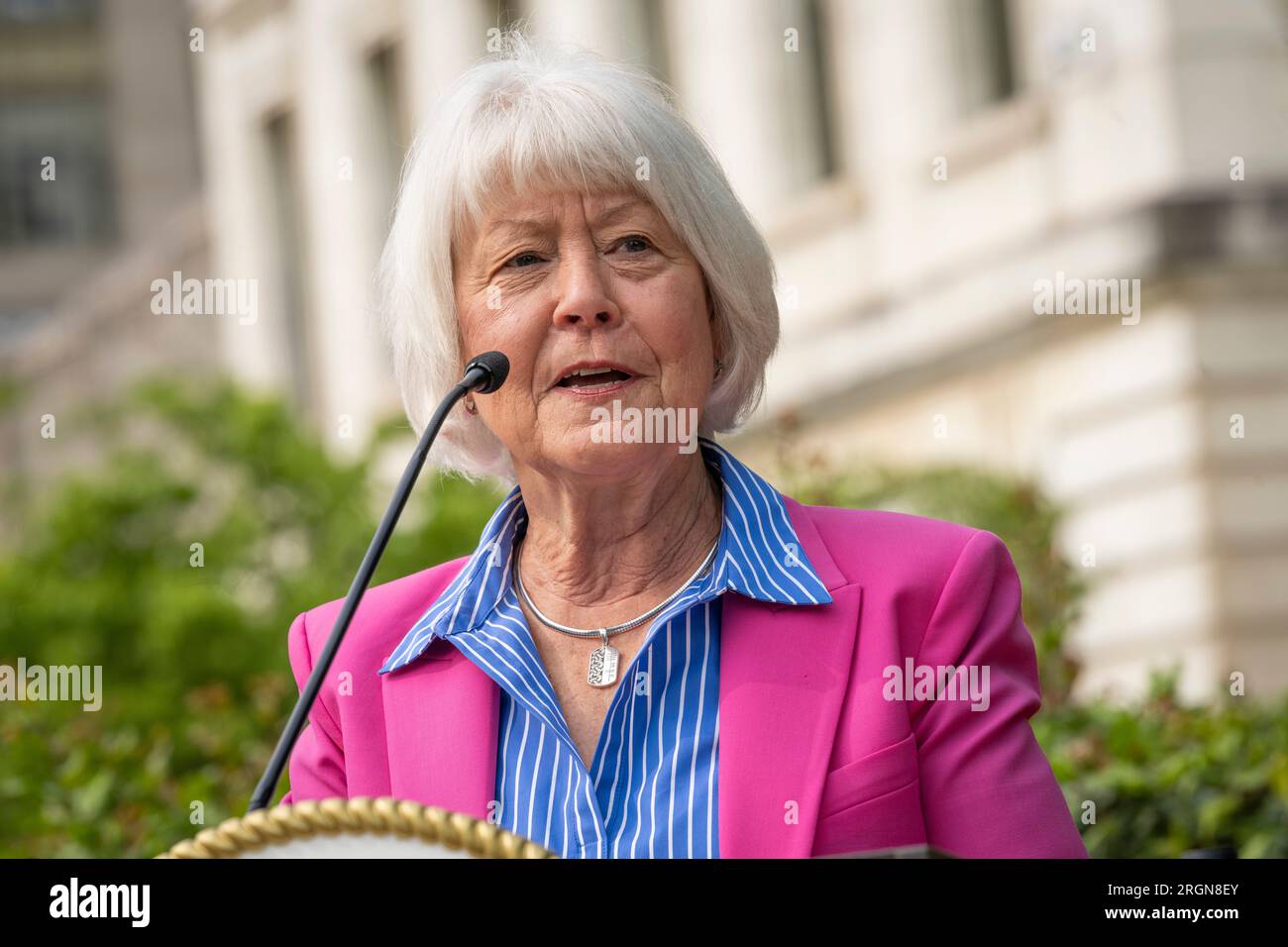 Recognizing volunteers hi-res stock photography and images - Alamy