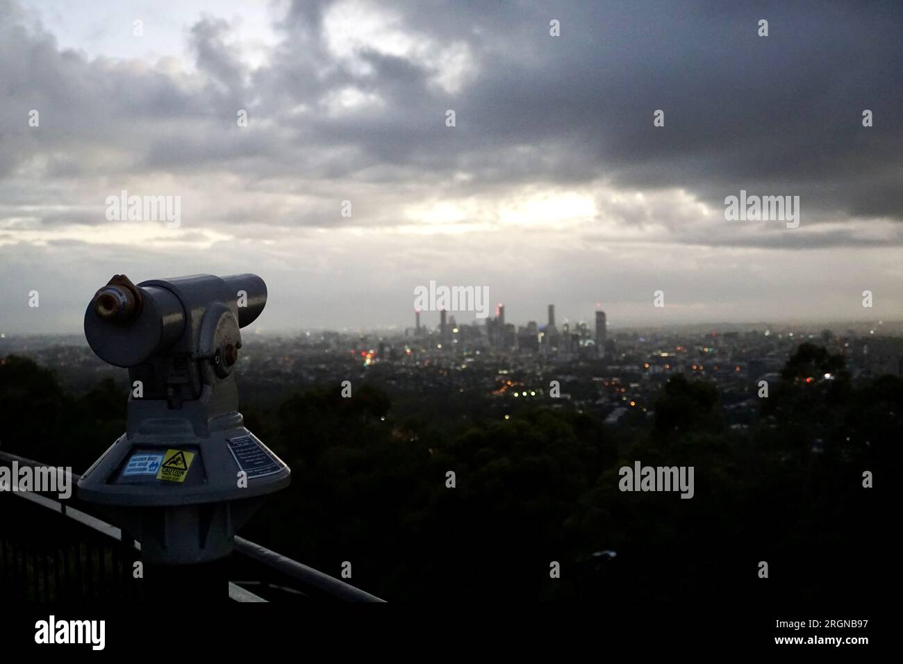 Snrise view over the city from the lookout at Mt CootTha over Brisbane