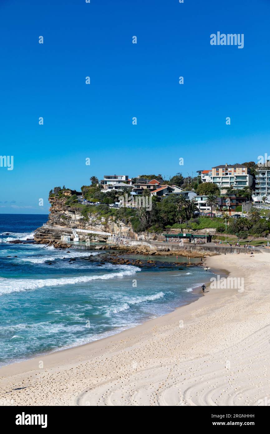 bronte-beach-and-coastline-famous-beach-in-sydney-eastern-suburbs-nsw