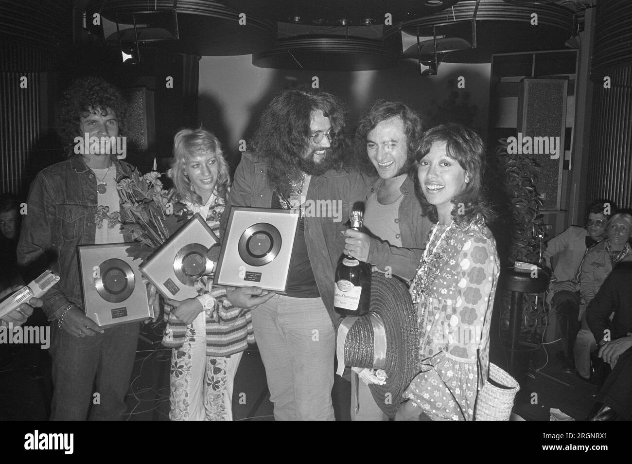 Mouth and MacNeal get gold record in Fietsotheque in Amsterdam, Hans van Hemert , Mouth and MacNeal and Sandra and Andres; ca. August 30, 1972 Stock Photo