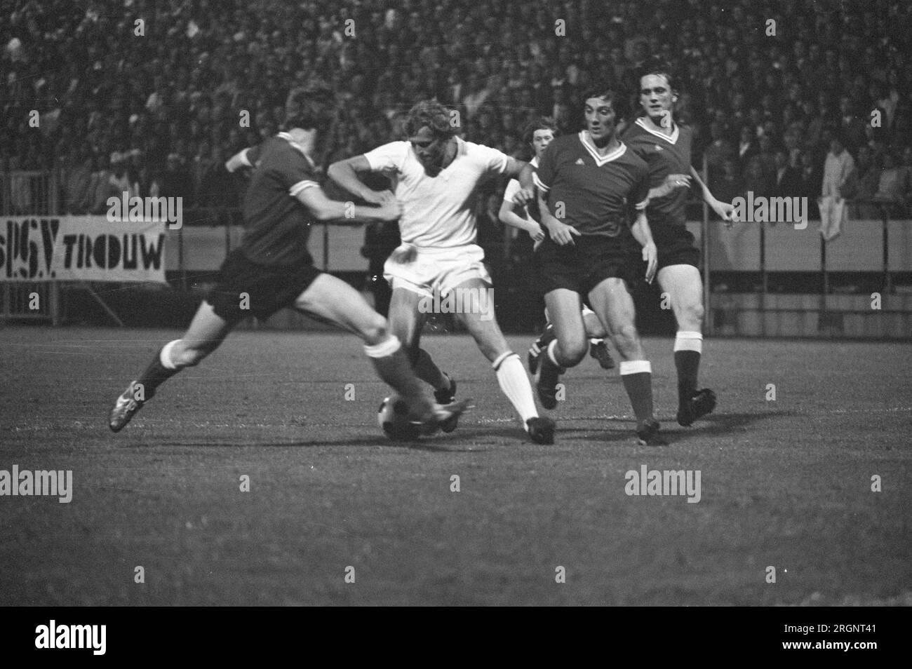 PSV against Ajax 0-3, Piet Keizer (middle) in action; ca. September 1972 Stock Photo