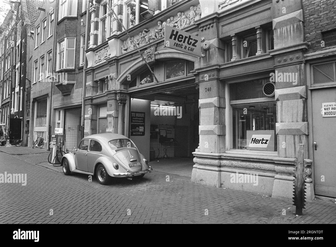 Hertz rental car Black and White Stock Photos & Images Alamy