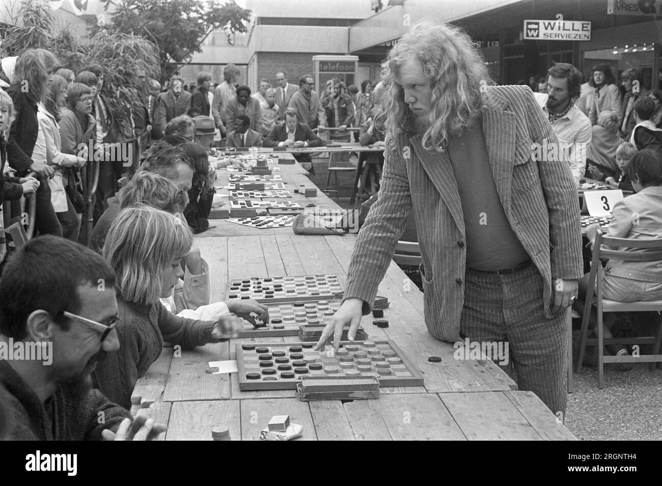 Alexander Alekhine playing simultaneous chess, 1930 Stock Photo - Alamy