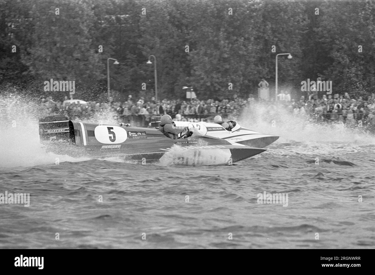Speedboat race Three hours from Amsterdam on the Amstel, Cees van der ...