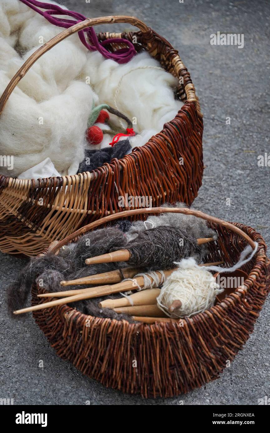 Straw thread hi-res stock photography and images - Alamy