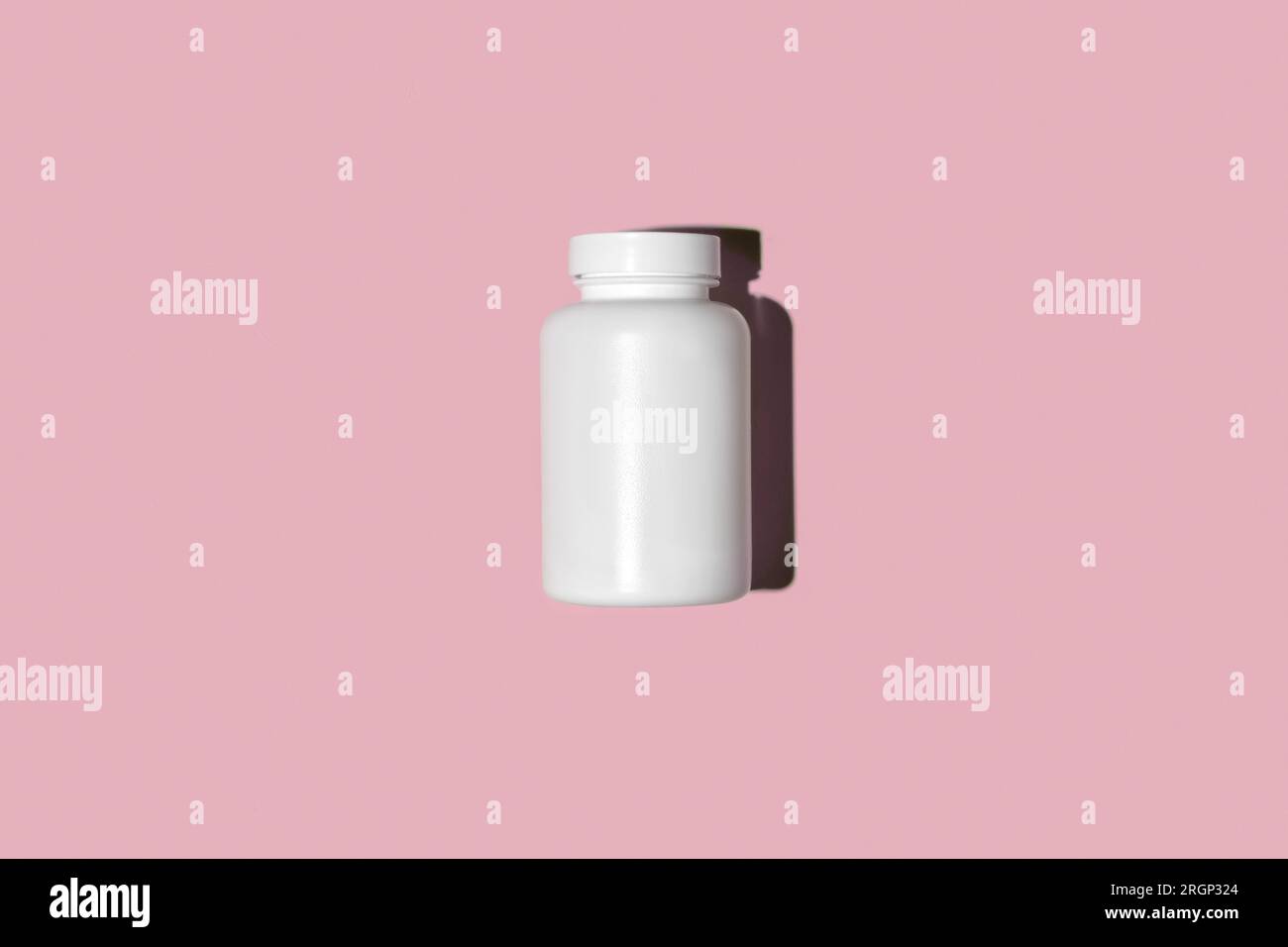 Unlabeled pill bottle hi-res stock photography and images - Alamy