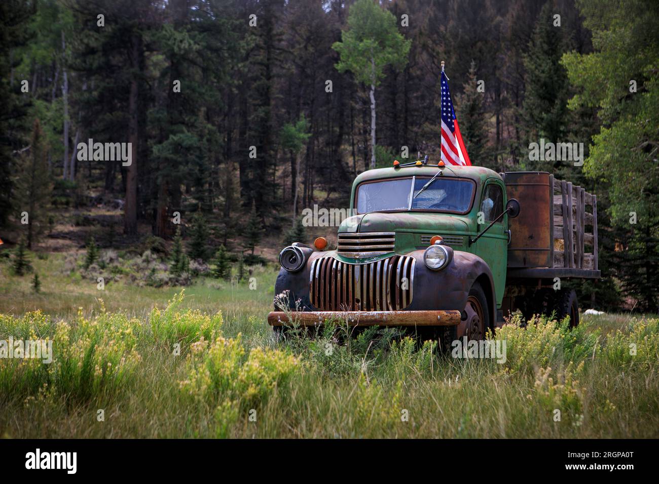 Truck with american flag hi-res stock photography and images - Alamy