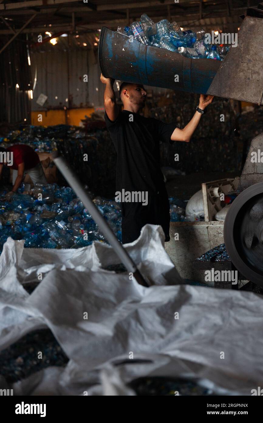 BEIRUTE, BE 11.07.2023 LEBANON REFUGEE CAMP A guy is putting some