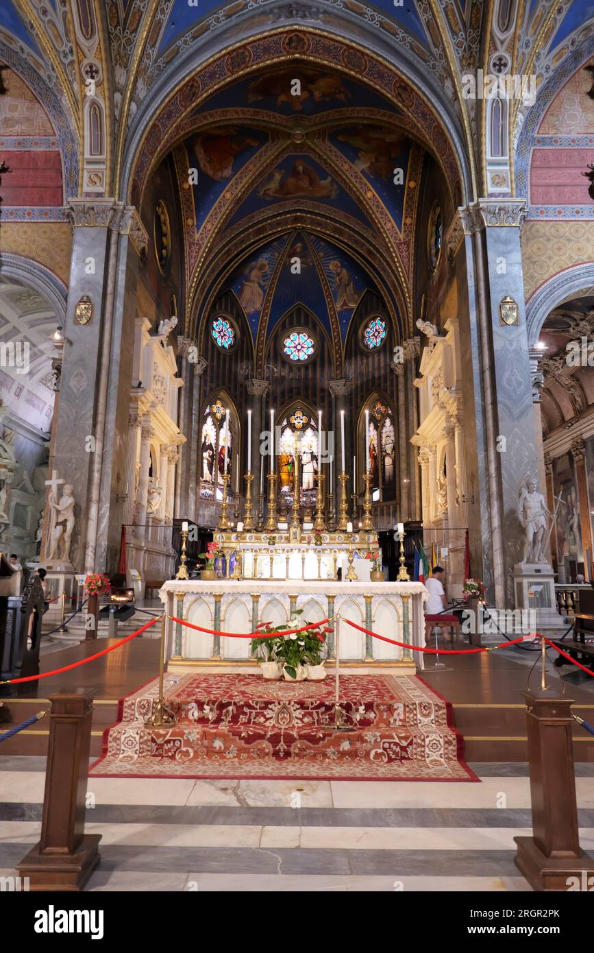 Anello Di Santa Caterina Da Siena HIGH ALTAR WITH THE SEPULCHER OF SANTA CATERINA DA SIENA INSIDE THE