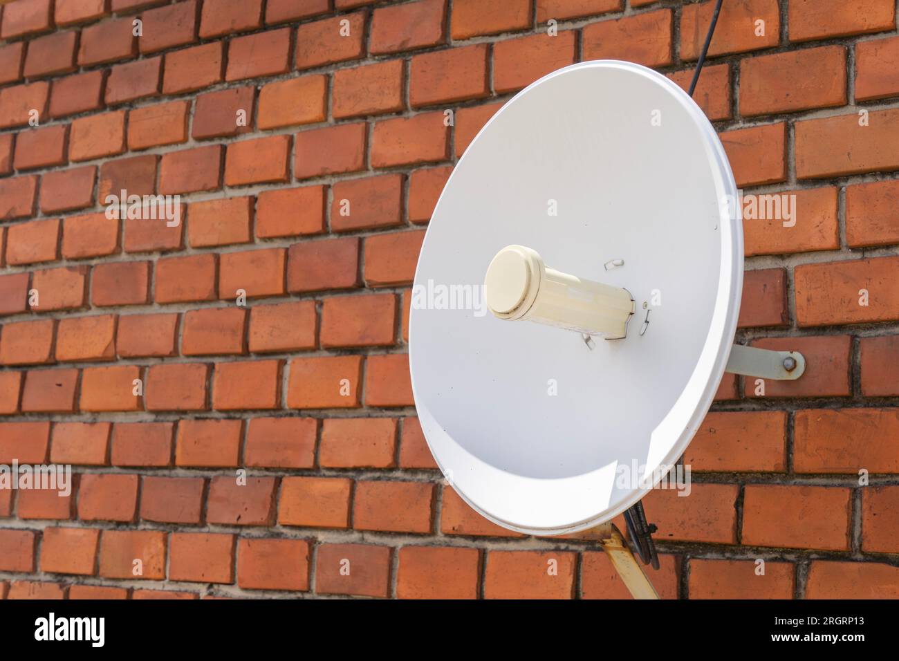 In front satellite dish hi-res stock photography and images - Alamy