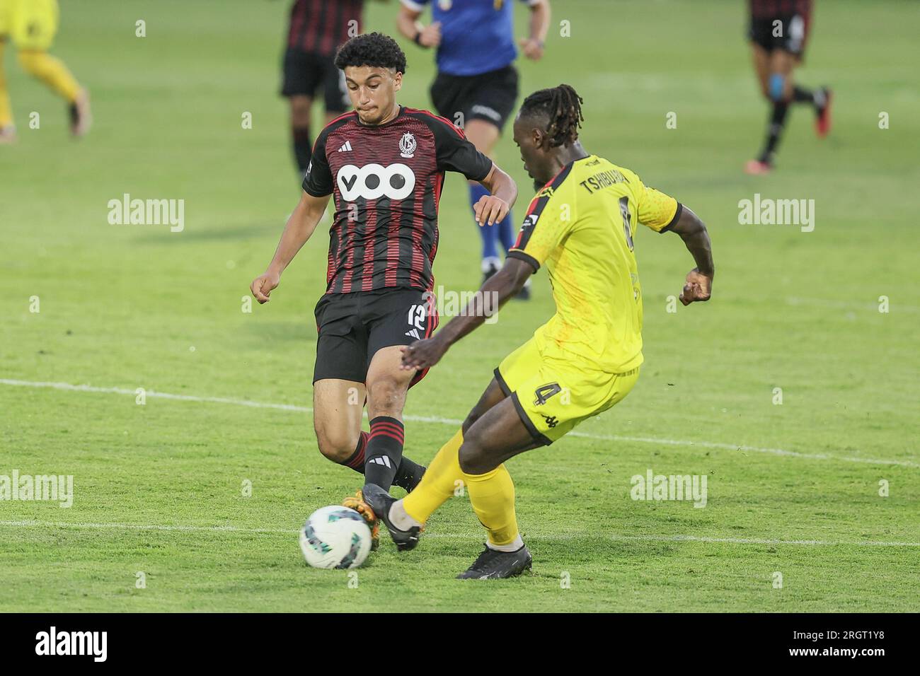 Seraing, Belgium. 11th Aug, 2023. SL16's Amine Benfriha and Seraing's Marvin Silver Tshibuabua fight for the ball during a soccer match between RFC Seraing and SL16, Friday 11 August 2023 in Seraing, on day 1/30 of the 2023-2024 'Challenger Pro League' second division of the Belgian championship. BELGA PHOTO BRUNO FAHY Credit: Belga News Agency/Alamy Live News Stock Photo