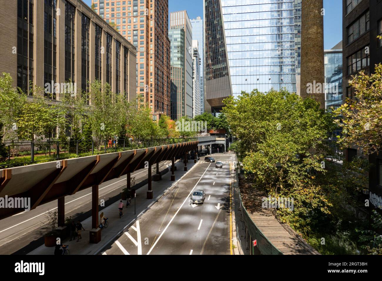 The spur is a hardspace walkway that connects the Highline to the Moynihan train hall, 2023, New York City, USA Stock Photo
