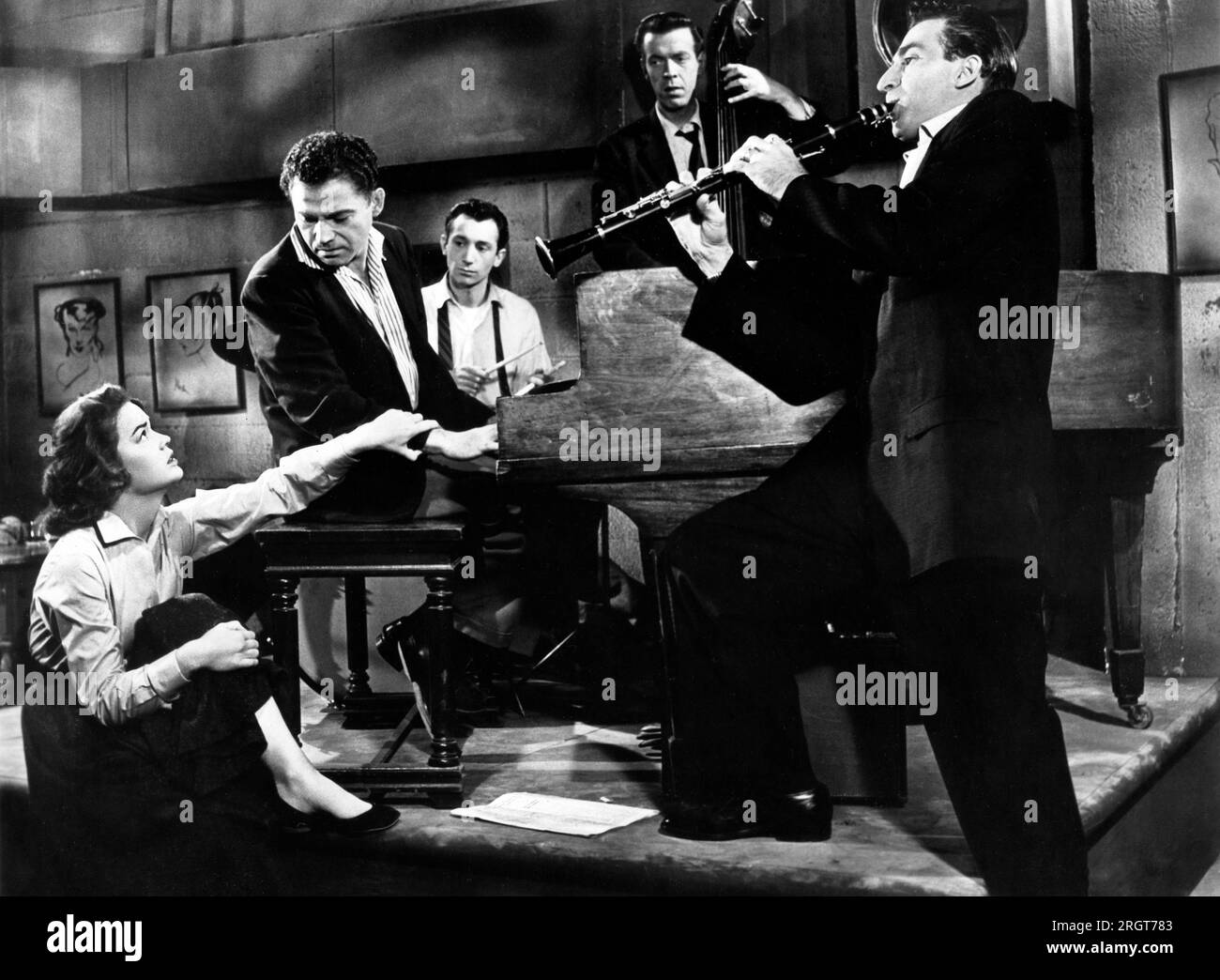 Kathryn Grant (Crosby), Nehemiah Persoff (at piano), Buddy DeFranco (with clarinet), on-set of the Film, 'The Wild Party', United Artists, 1956 Stock Photo