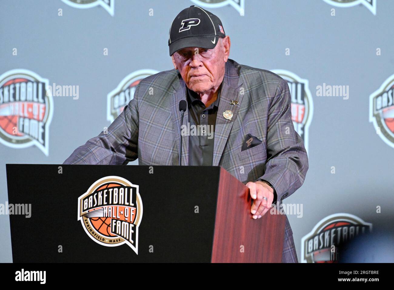 Gregg Popovich speaks during his enshrinement at the Basketball Hall of Fame,  Saturday, Aug. 12, 2023, in Springfield, Mass. (AP Photo/Jessica Hill Stock  Photo - Alamy