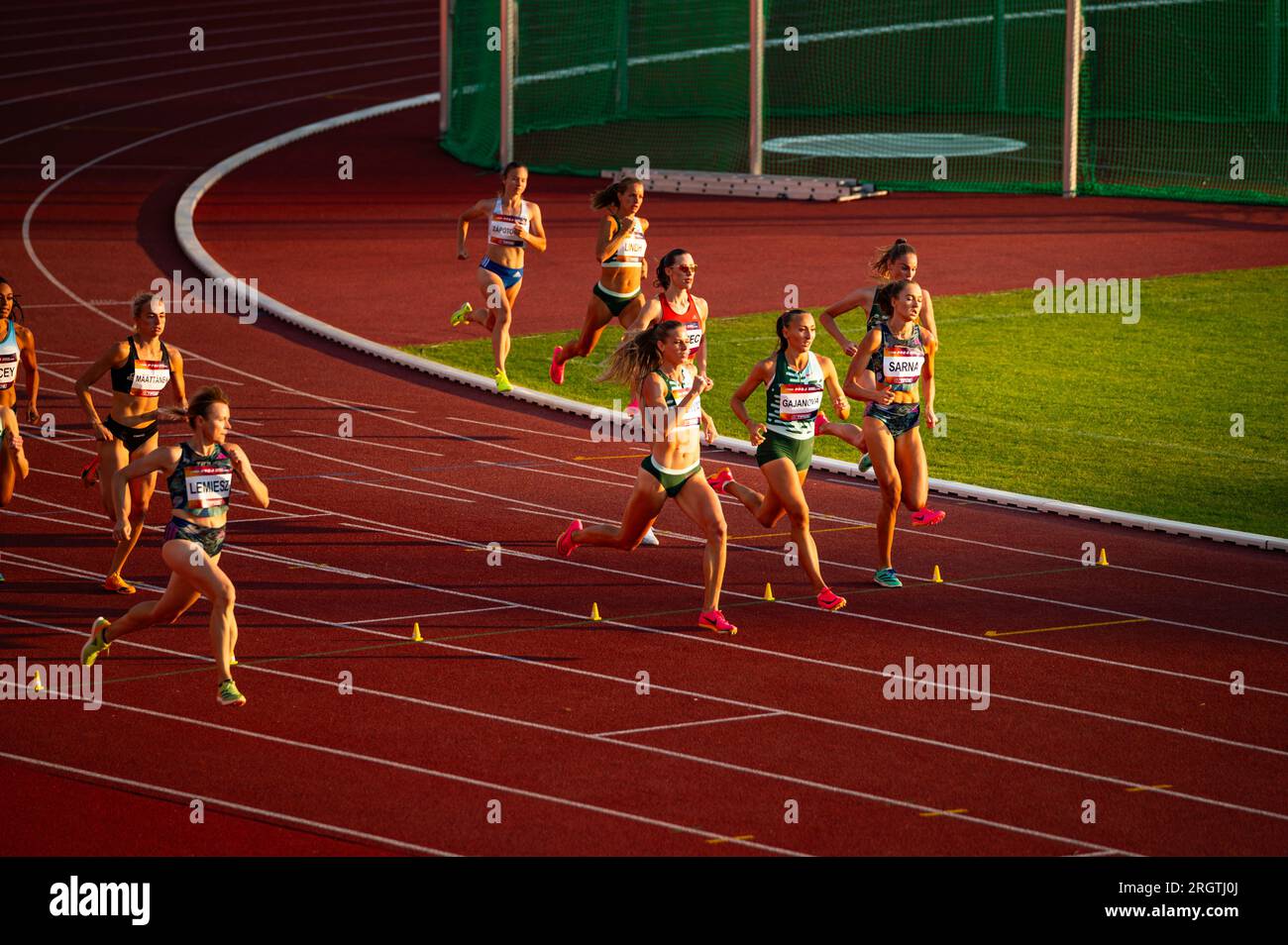 800m event olympic stadium hi-res stock photography and images - Alamy