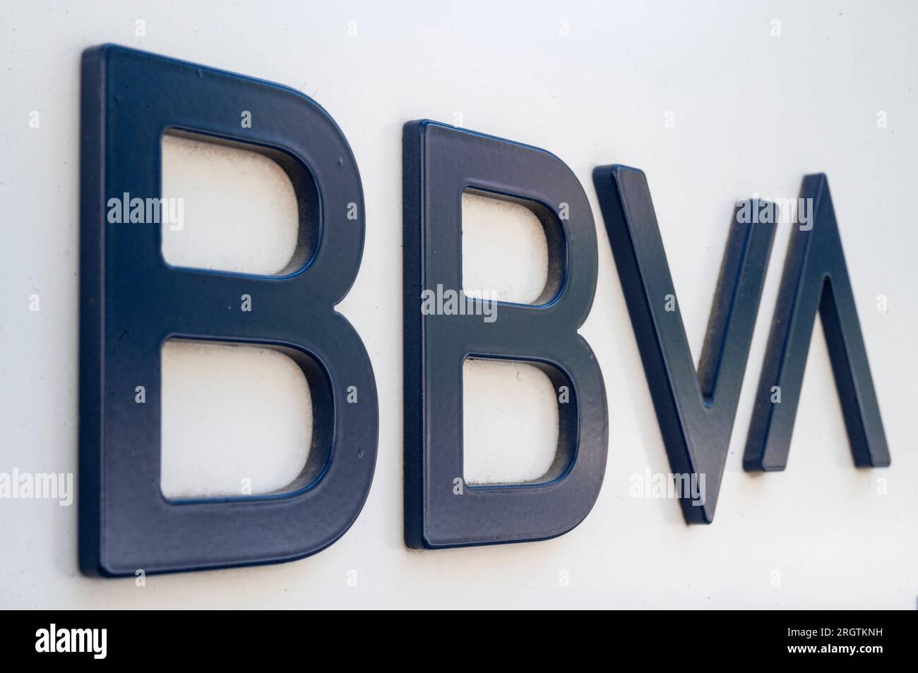 Madrid, Spain. 10th Aug, 2023. Spanish multinational Banco Bilbao Vizcaya Argentaria SA (BBVA) bank logo is seen outside a branch in Spain. (Photo by Xavi Lopez/SOPA Images/Sipa USA) Credit: Sipa USA/Alamy Live News Stock Photo