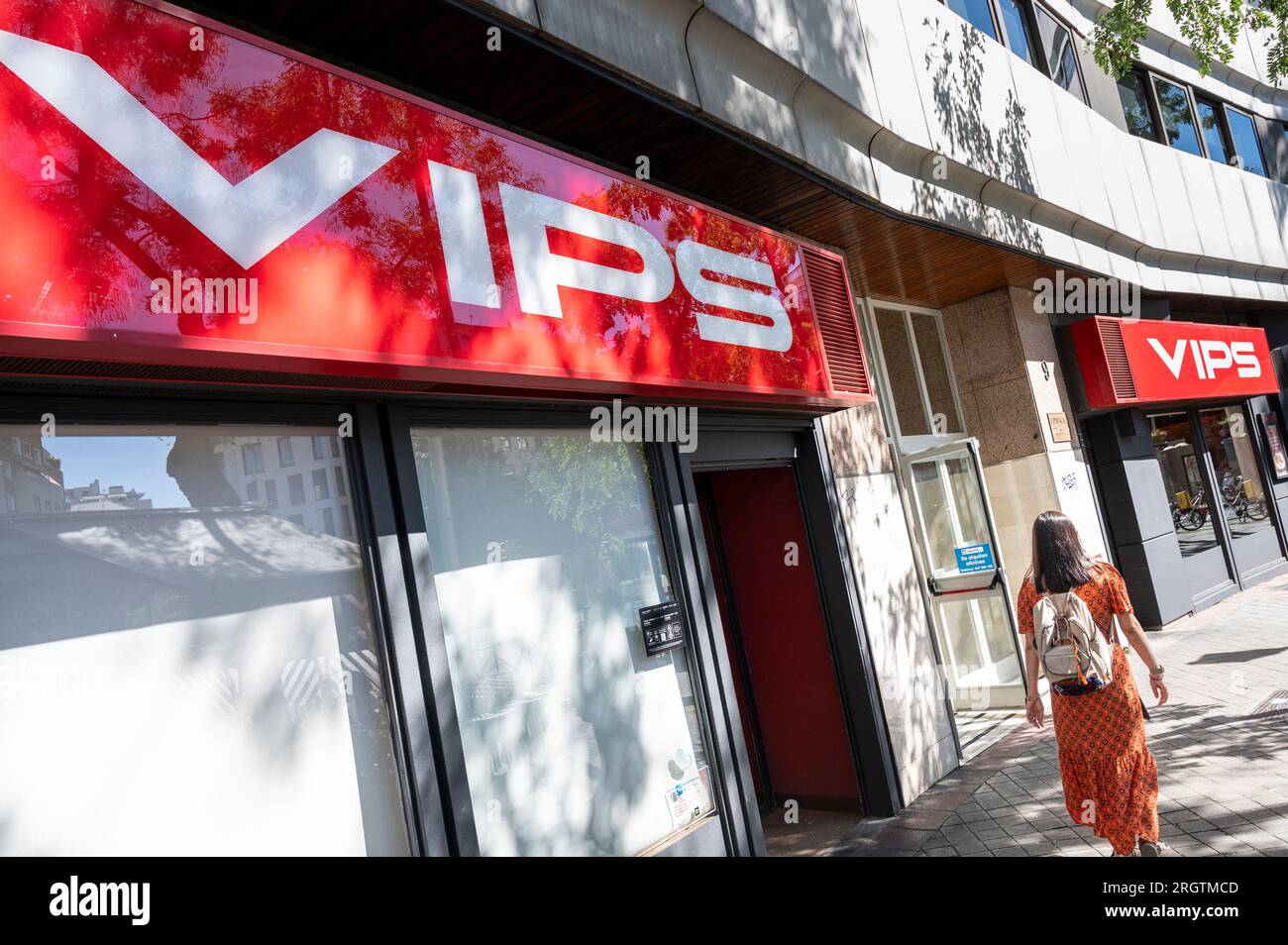 A pedestrian walks past the French sporting goods Decathlon store in Spain.  (Photo by Xavi Lopez / SOPA Images/Sipa USA Stock Photo - Alamy