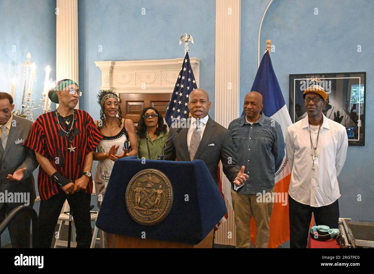 August 11, 2023, %G: (NEW) 50 years of HIP HOP Music. August11, 2023, New York City, New York, USA. Mayor Eric Adams commemorates 50 Years of HIP HOP in Gracie Mansion. Hip hop or hip-hop, also known as rap and formerly known as disco rap, is a genre of popular music that was originated in the Bronx borough of New York City.&#xA;Photo of HIP HOP pioneers with Mayor Eric Adams.&#xA;Credit: Victor M. Matos/Thenews2 (Foto: Victor M. Matos/Thenews2/Zumapress) (Credit Image: © Victor M. Matos/TheNEWS2 via ZUMA Press Wire) EDITORIAL USAGE ONLY! Not for Commercial USAGE! Credit: ZUMA Press, Inc./Alam Stock Photo